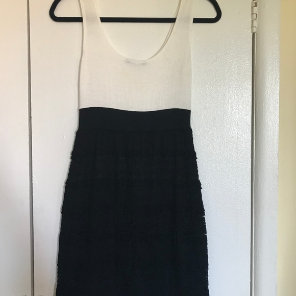 Black and White Lace Dress - Picture 2 of 3